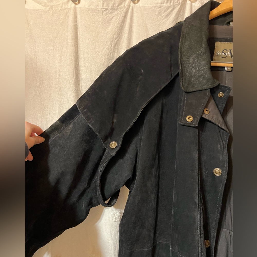 Leather coat - Picture 6 of 8